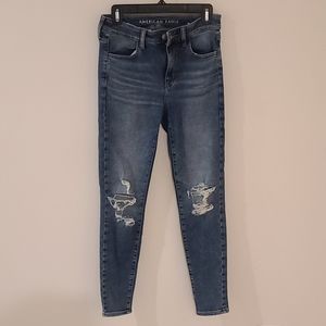 American Eagle High Wasted Jeans
